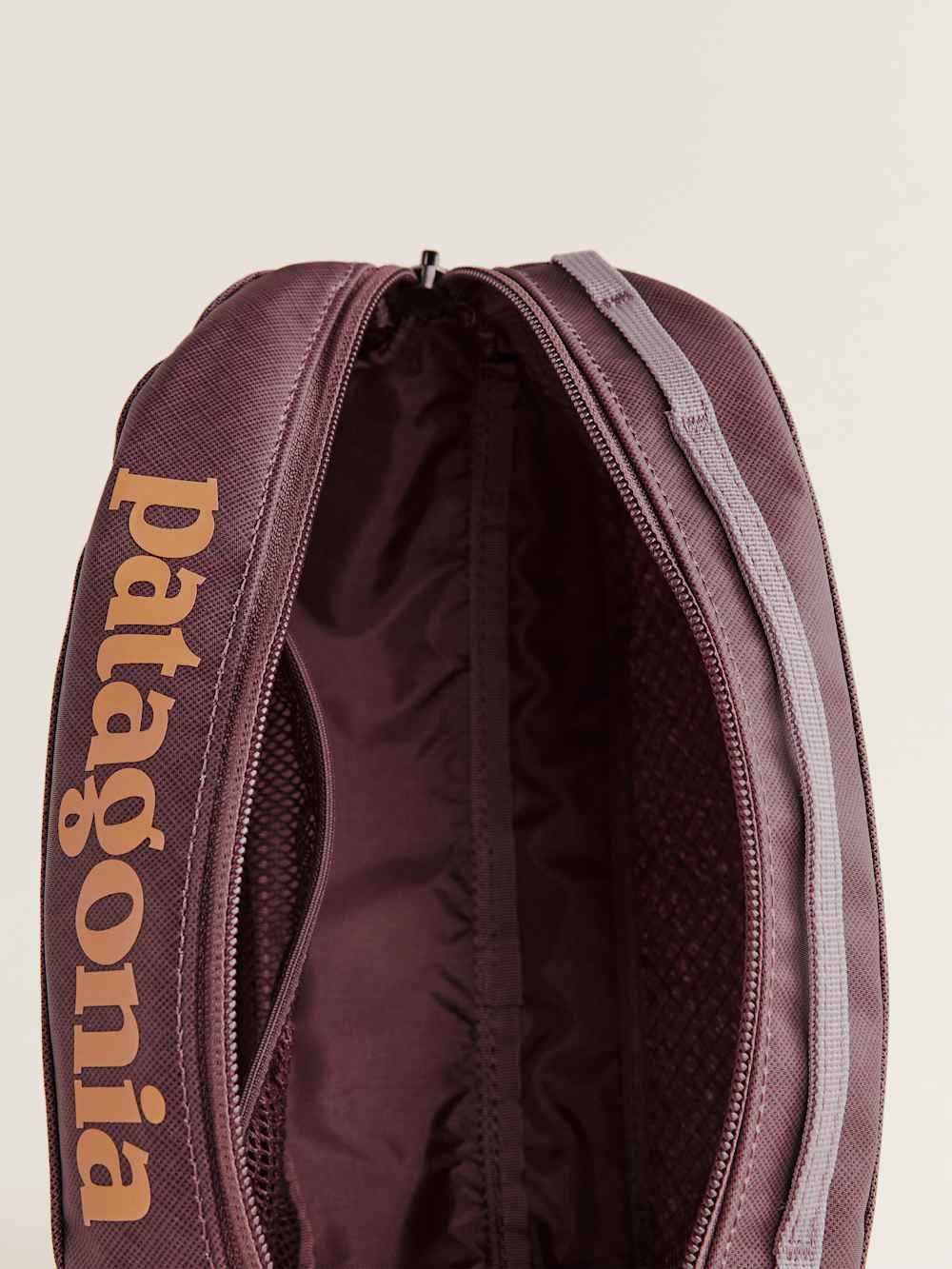Reformation Patagonia Black Hole Small Cube - Mauve