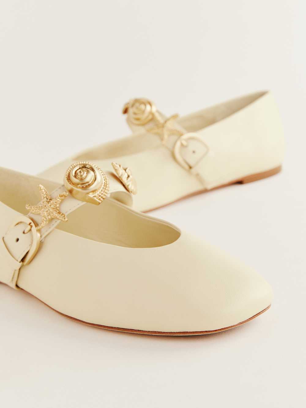 Reformation Bethany Ballet Flat - Cream Puff Shells