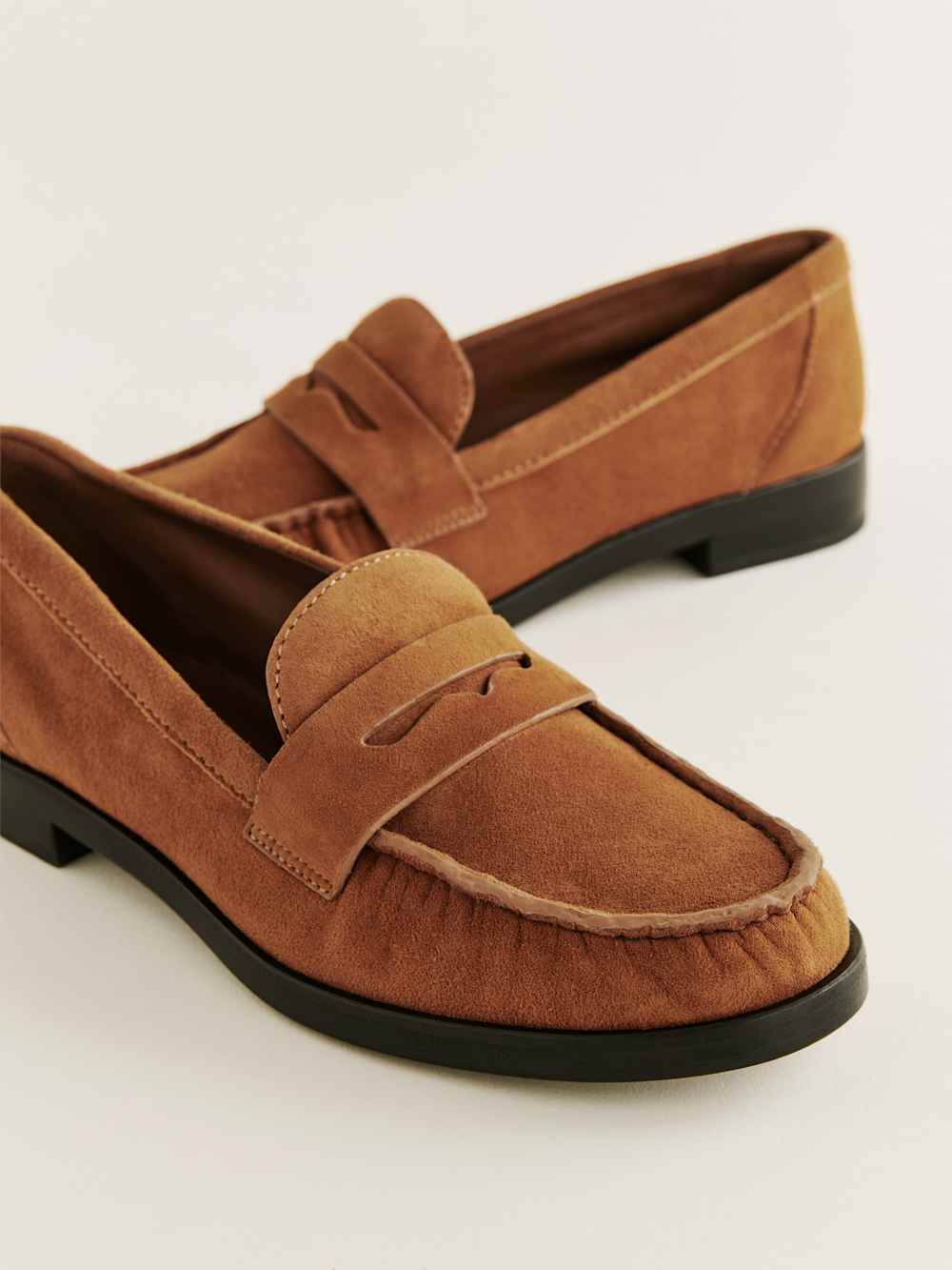 Reformation Ani Ruched Loafer - Rum Suede