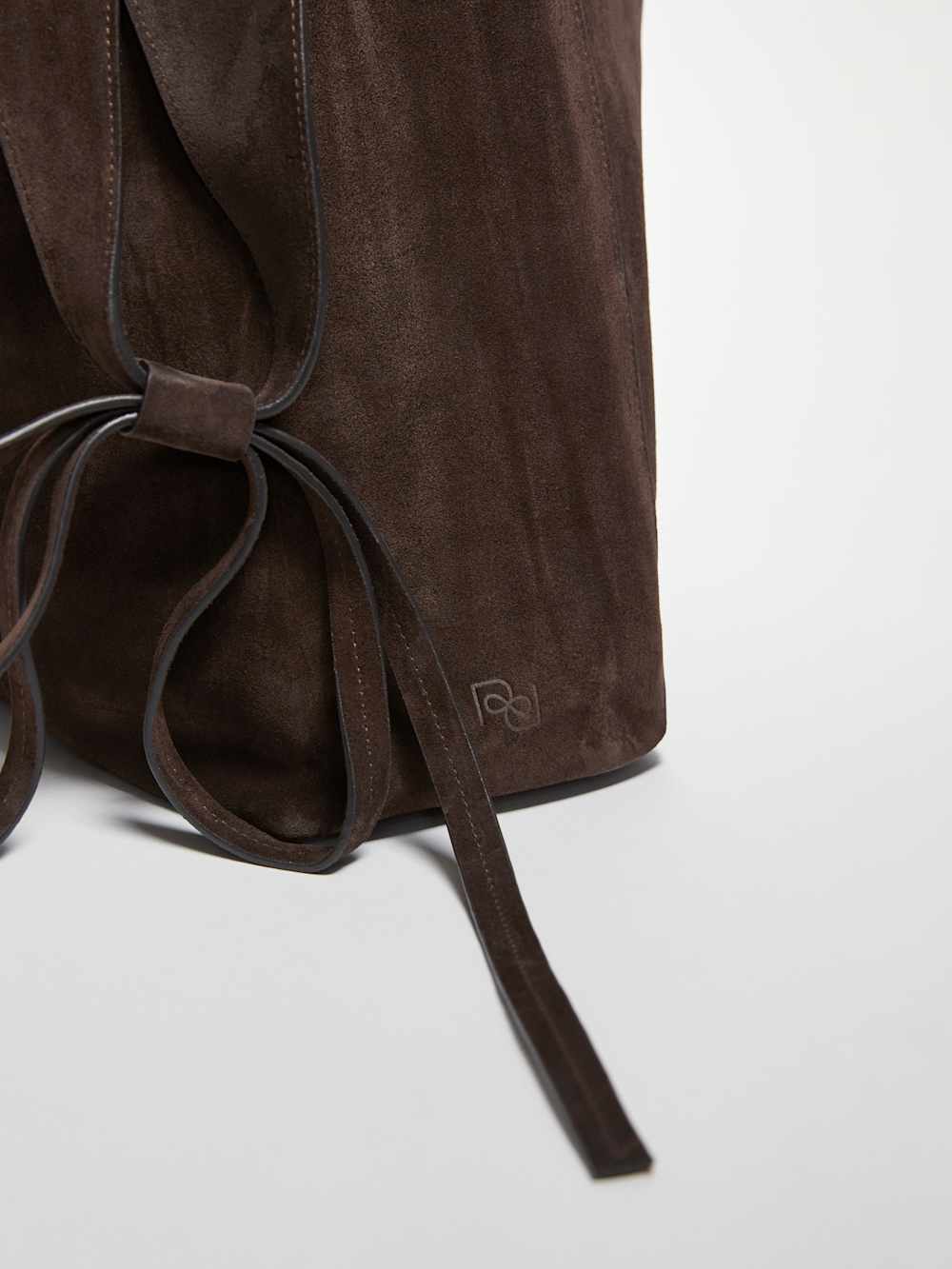 Reformation Oversized Vittoria Tote - Boss Suede