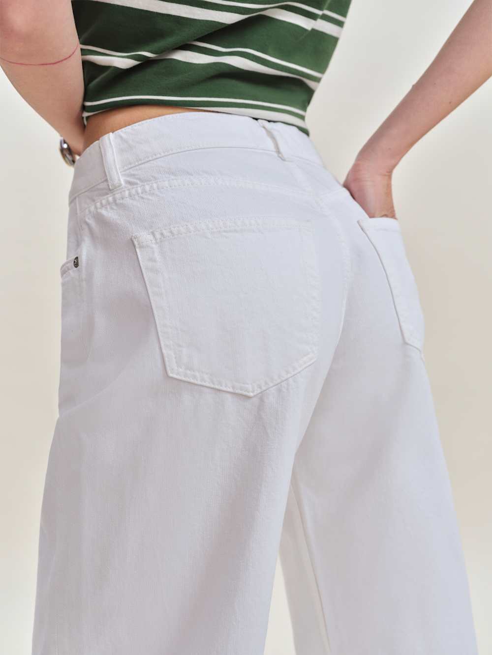 Reformation Cary Low Rise Slouchy Wide Leg Jeans - Optic White