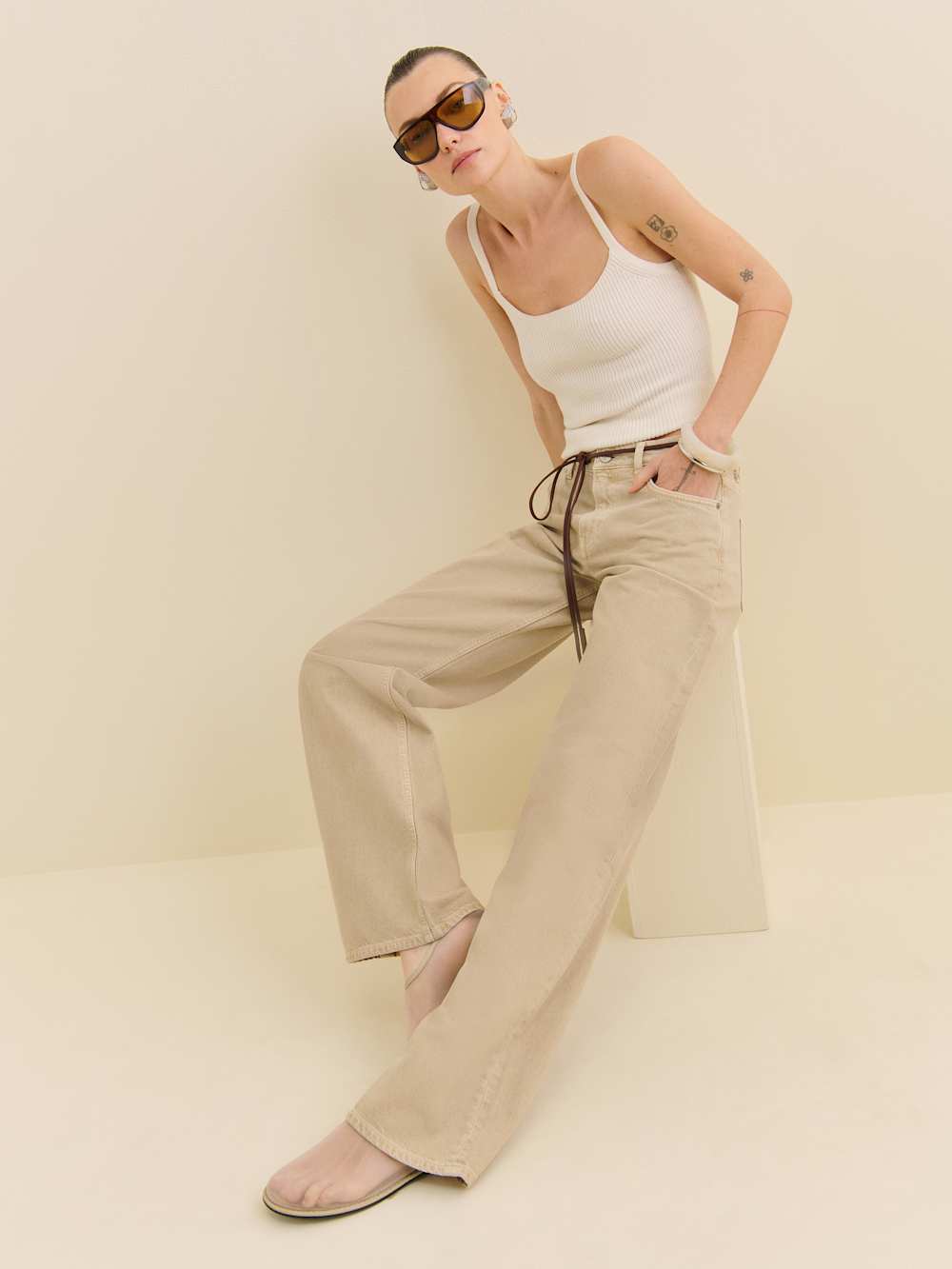 Reformation Cary Low Rise Slouchy Wide Leg Jeans - Sand Dollar