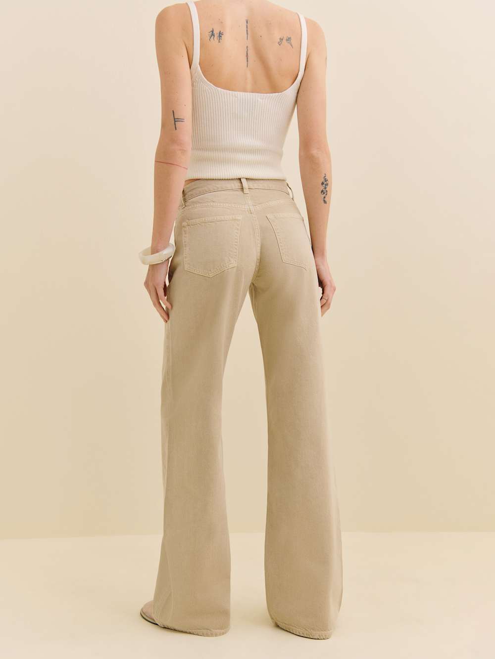 Reformation Cary Low Rise Slouchy Wide Leg Jeans - Sand Dollar