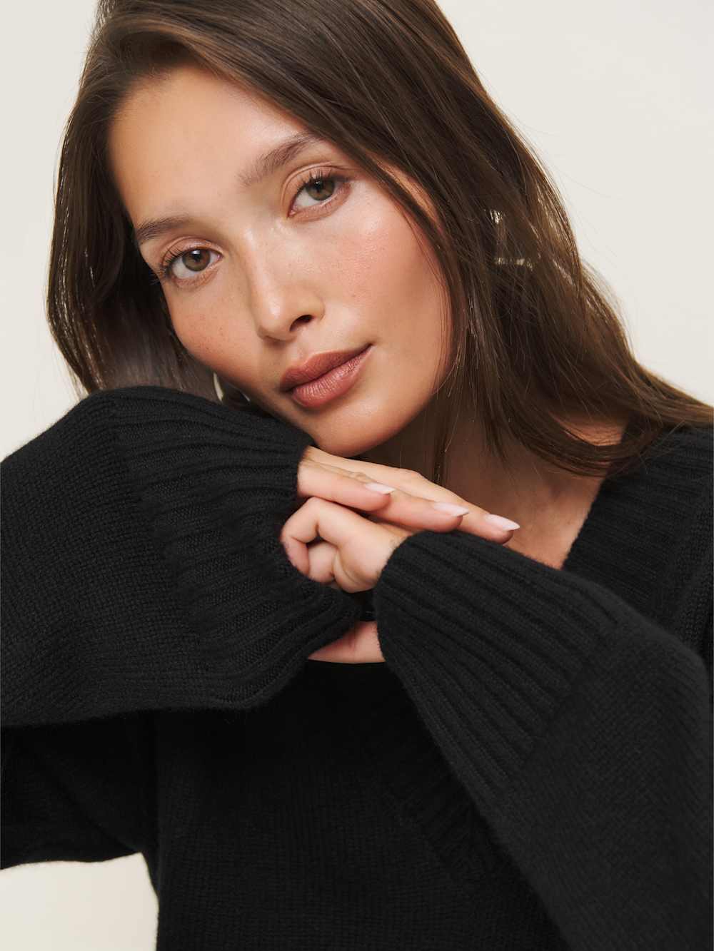 Reformation Jadey Cashmere Oversized V-neck Sweater - Black
