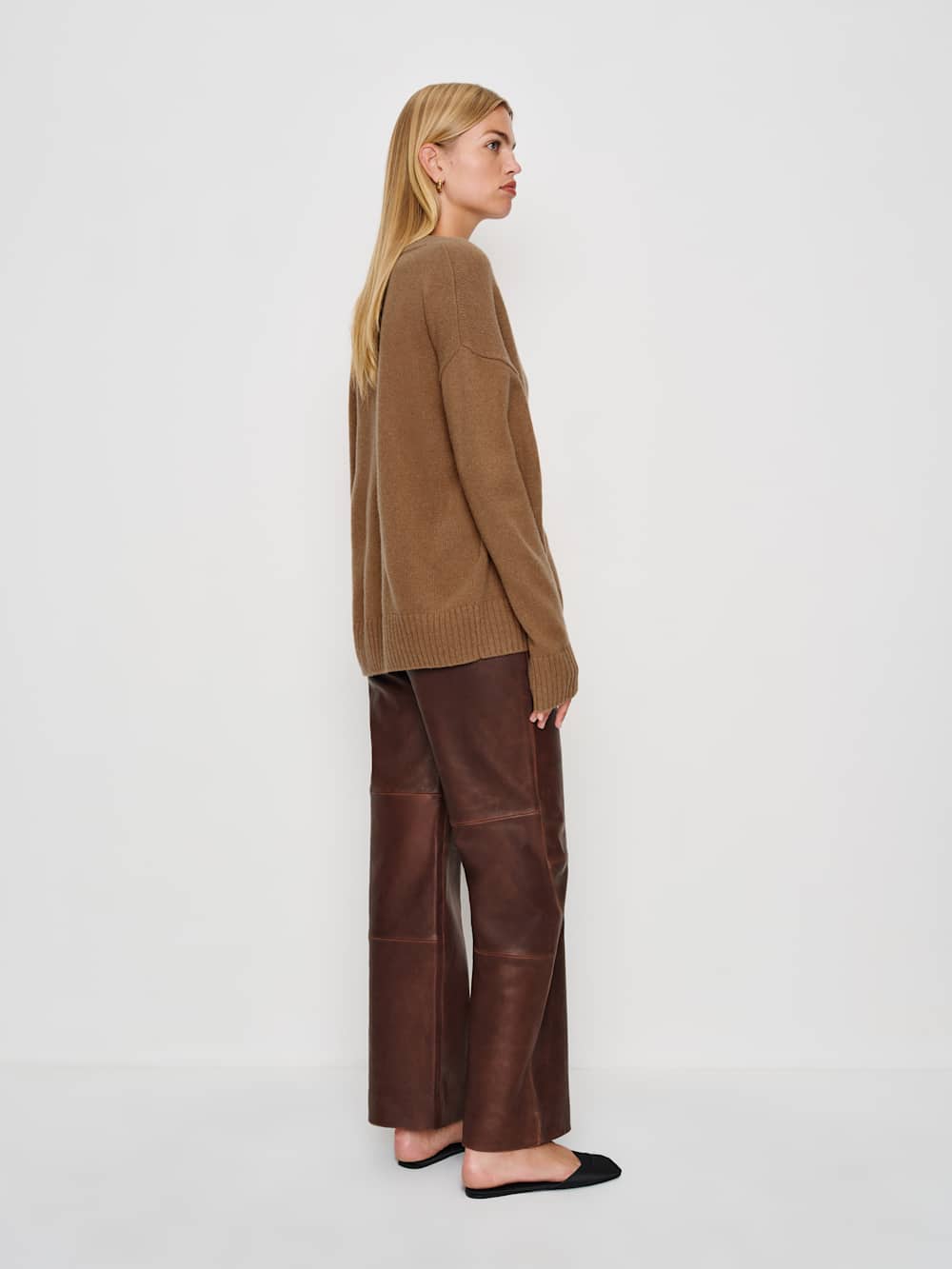 Reformation Jadey Cashmere Oversized V-neck Sweater - Camel