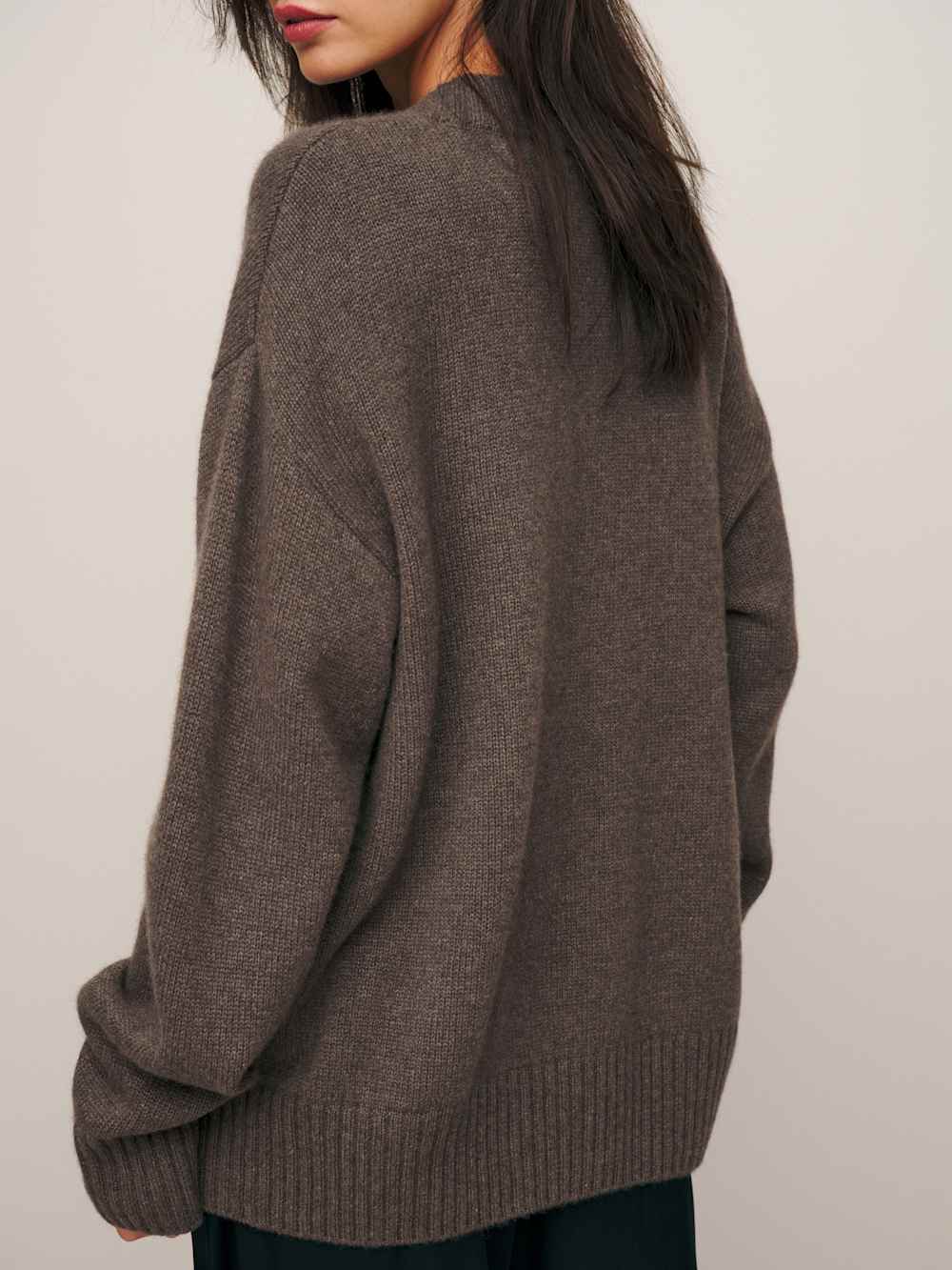Reformation Jadey Cashmere Oversized V-neck Sweater - Dachshund
