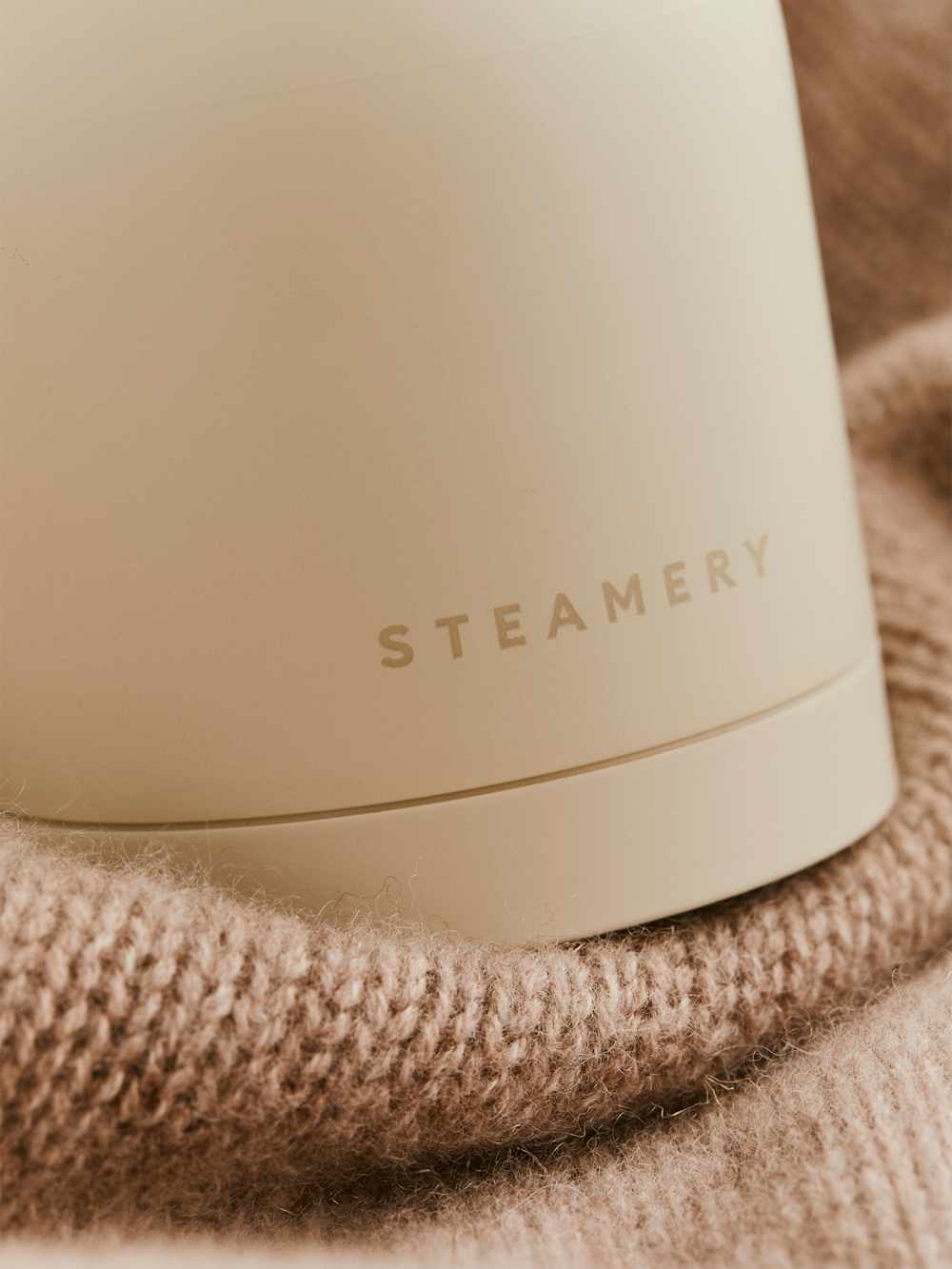Reformation Steamery Pilo 2 Fabric Shaver - Sand