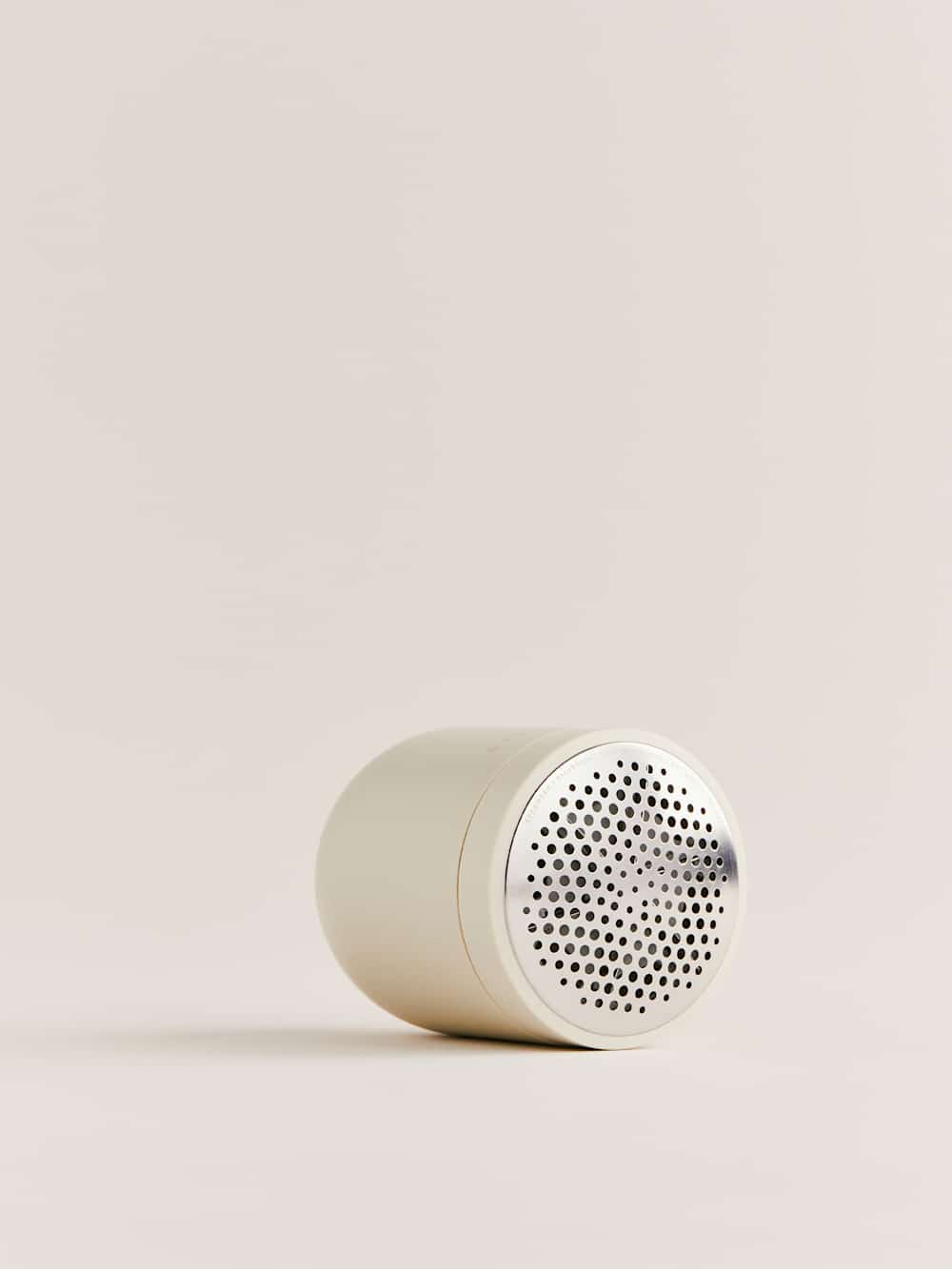 Reformation Steamery Pilo 2 Fabric Shaver - Sand