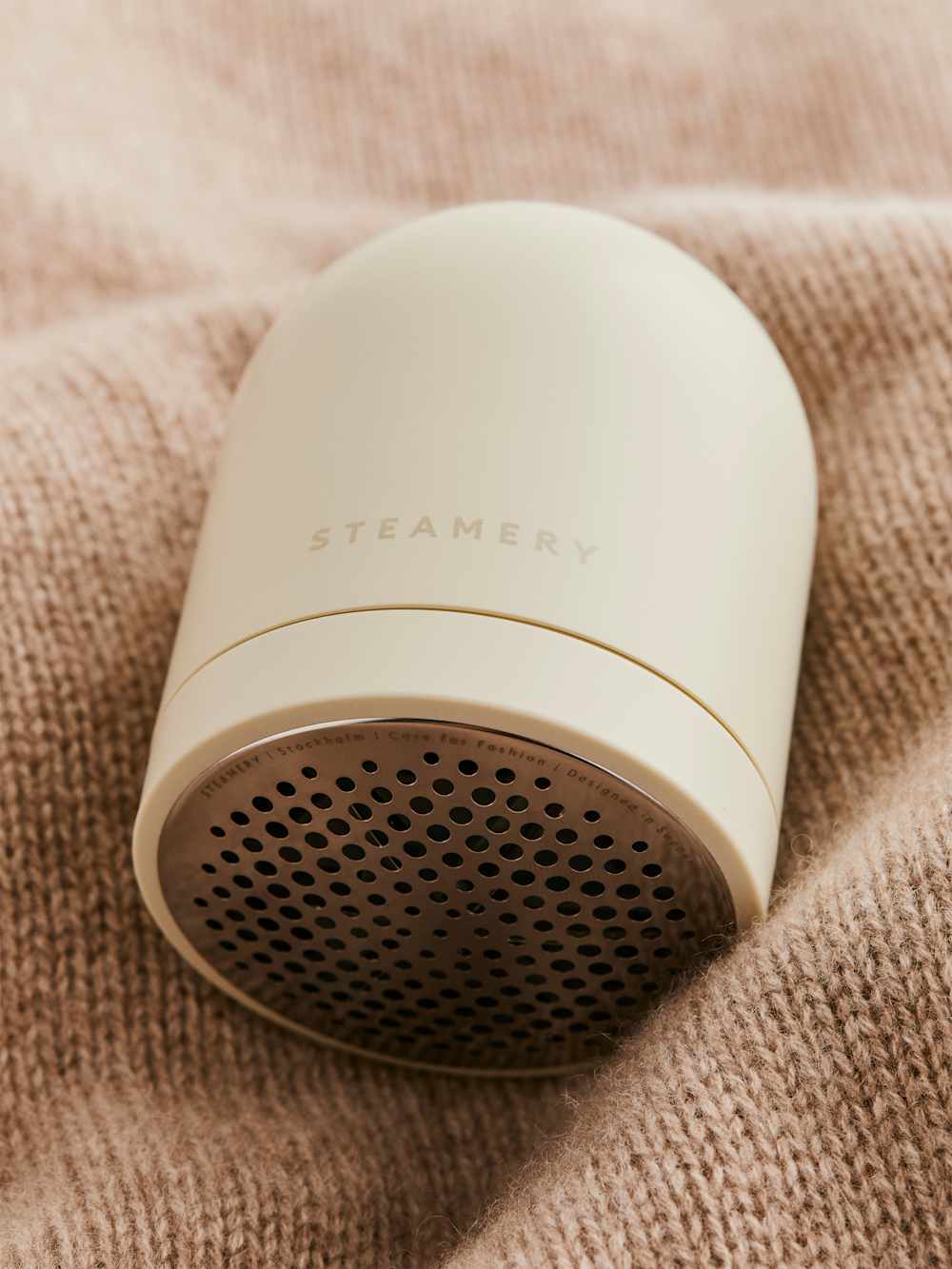 Reformation Steamery Pilo 2 Fabric Shaver - Sand