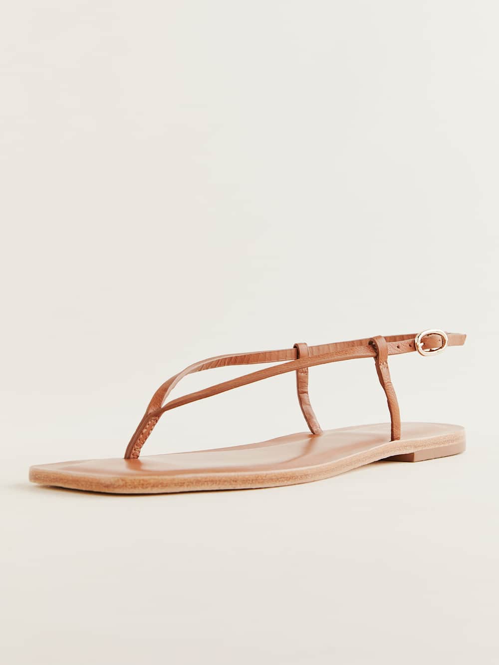 Reformation Vincenza Thong Sandal - Pecan