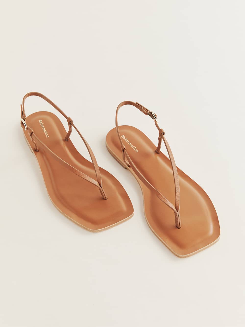 Reformation Vincenza Thong Sandal - Pecan