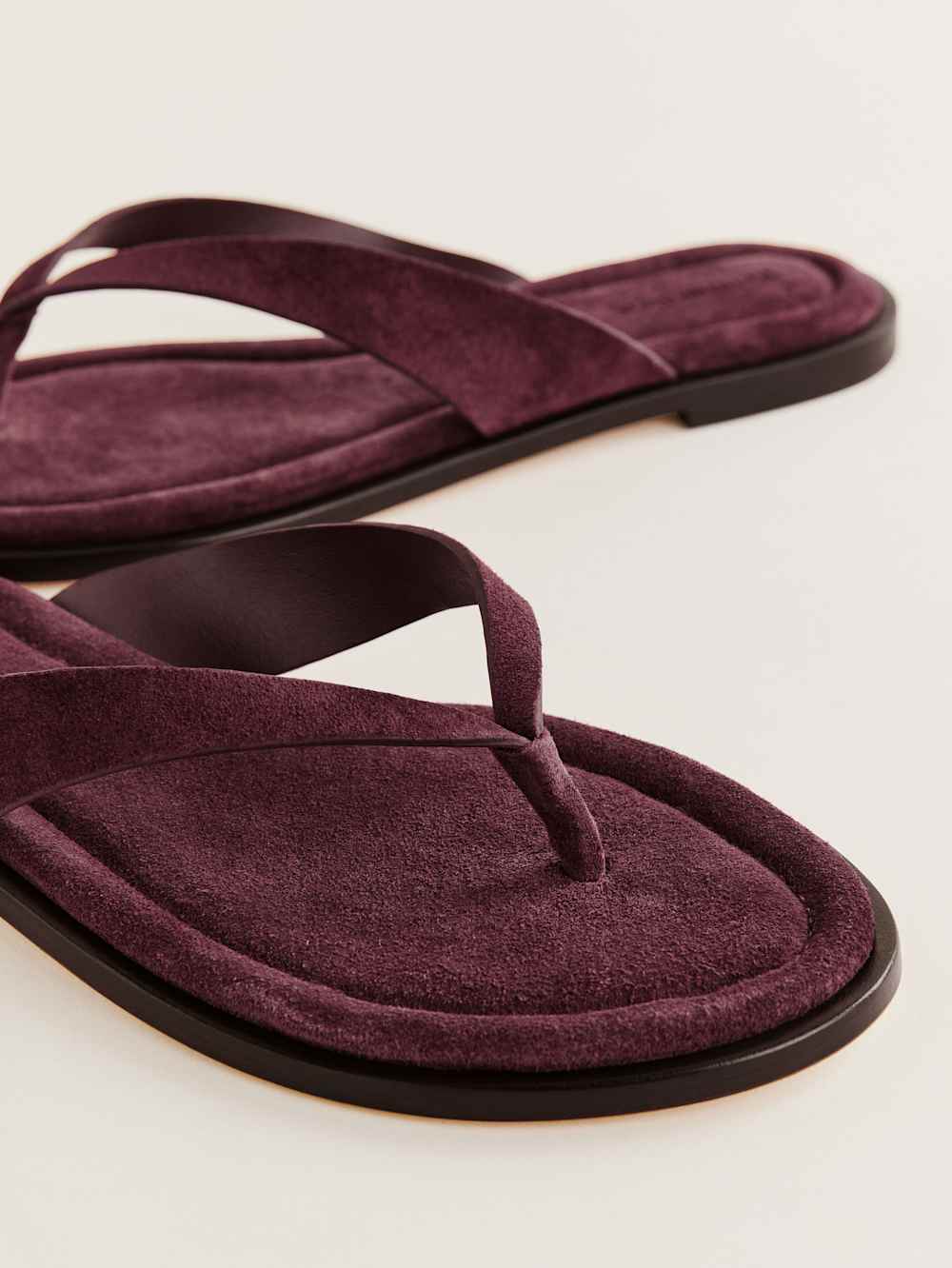 Reformation Jessie Thong Sandal - Ruby Suede