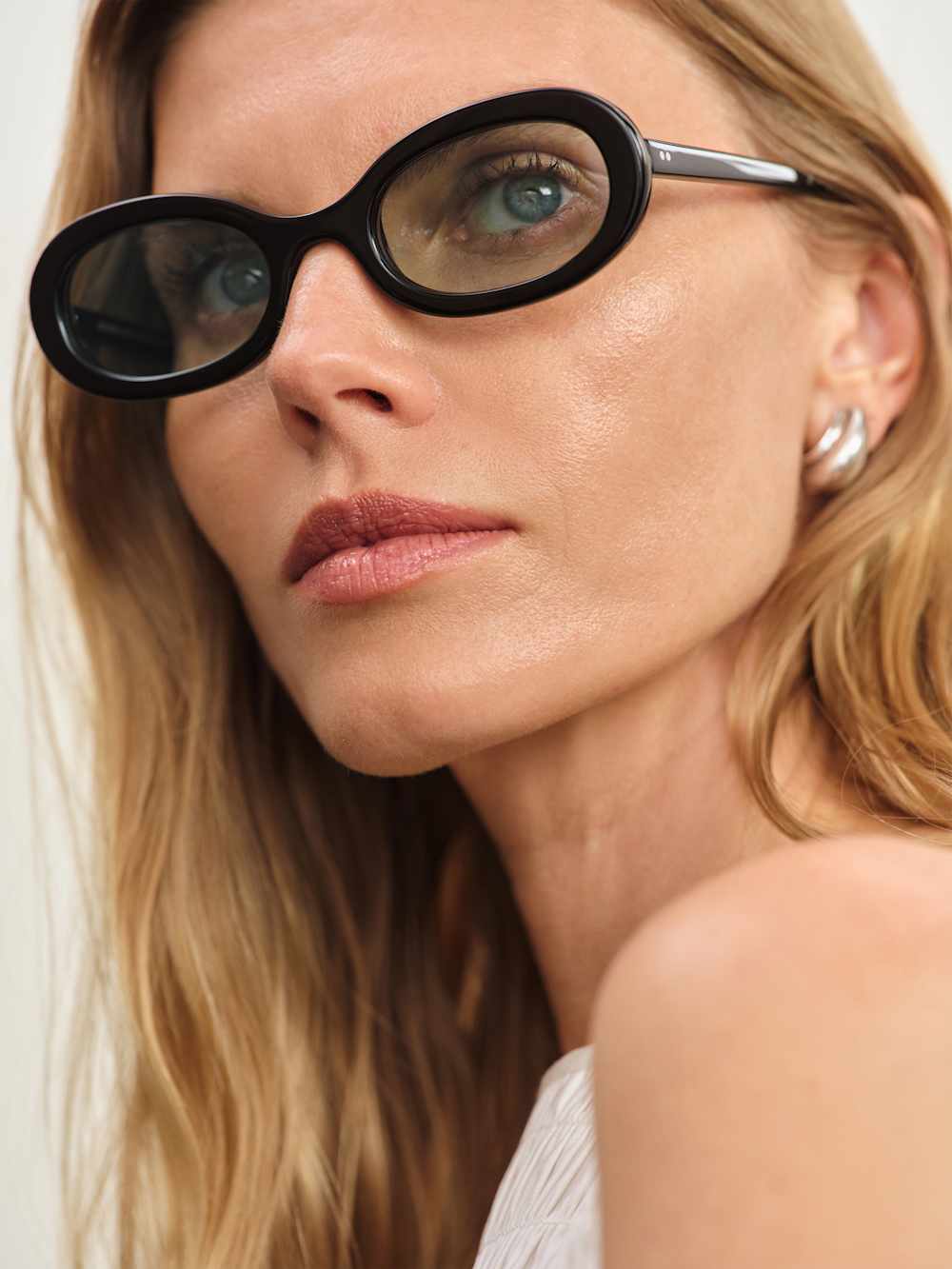 Reformation Coline Sunglasses - Black/blue