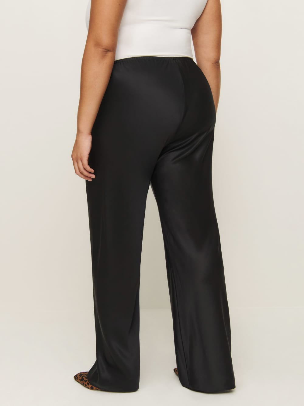 Reformation Gale Satin Mid Rise Bias Pant Es - Black