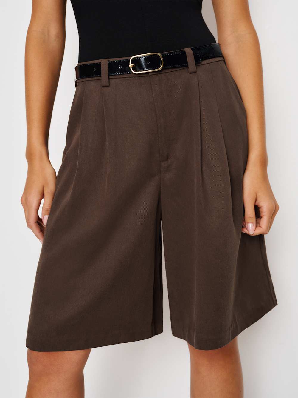 Reformation Drew Low Rise Short - Cafe