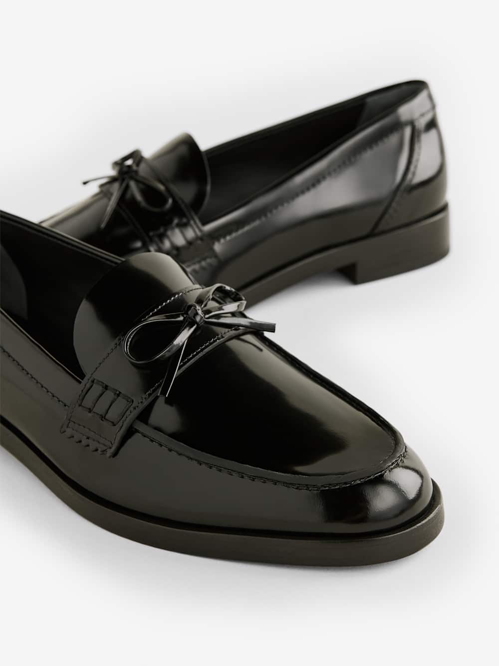 Reformation Kaylee Loafer - Black Bow