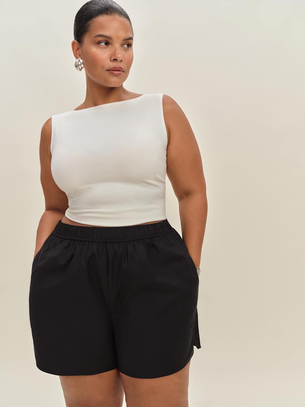Reformation Miles Short Es - Black