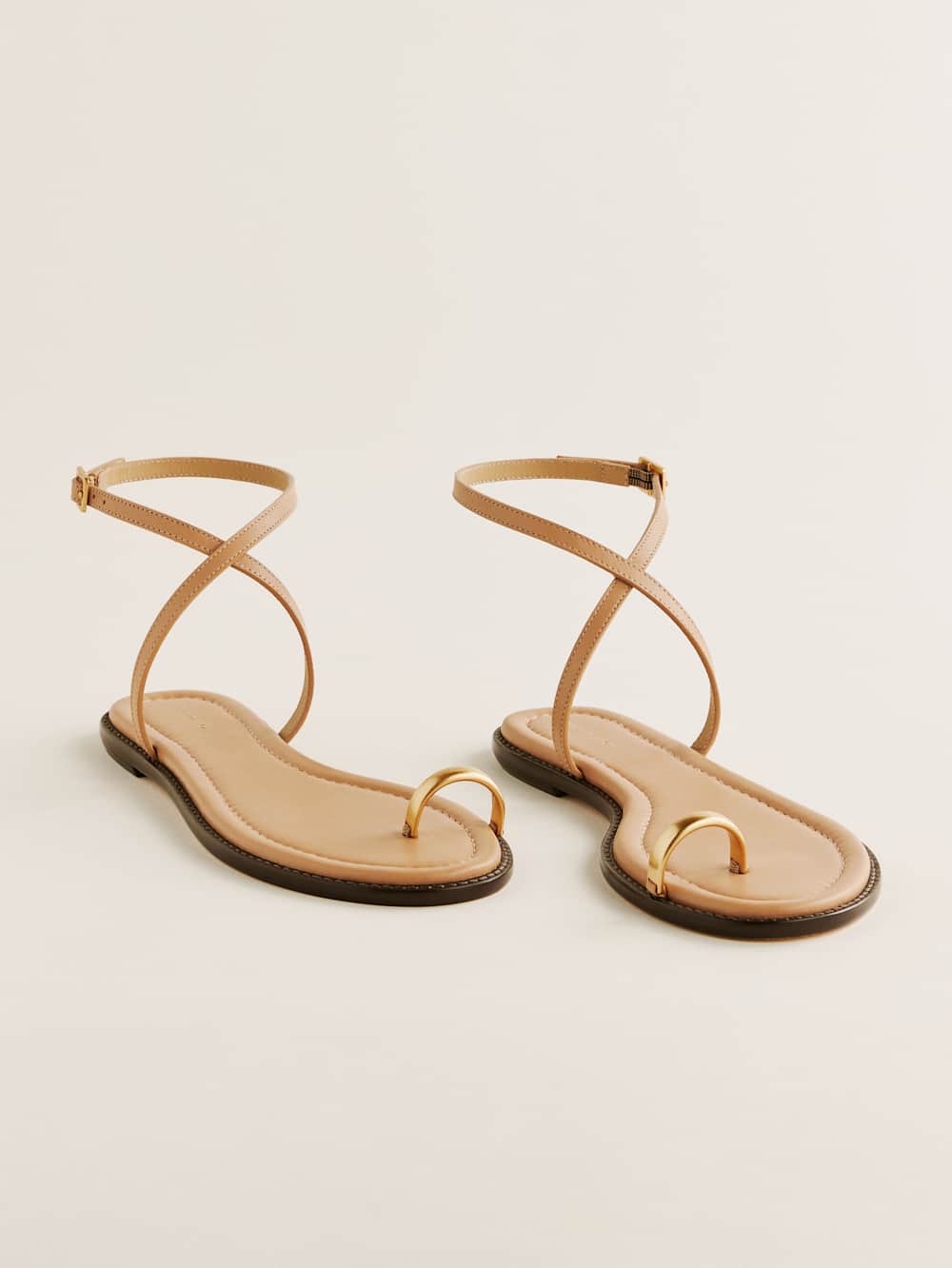 Reformation Cindy Flat Sandal - Buff Leather