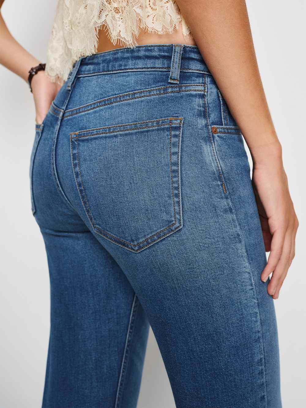 Reformation Elton Mid Rise Super Stretch Straight Jeans - Willamette