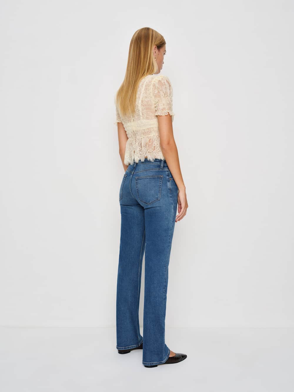 Reformation Elton Mid Rise Super Stretch Straight Jeans - Willamette