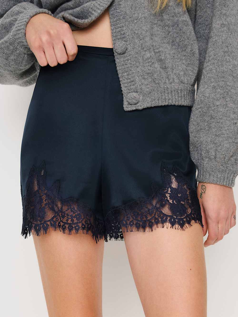 Reformation Fern Satin Short - Midnight