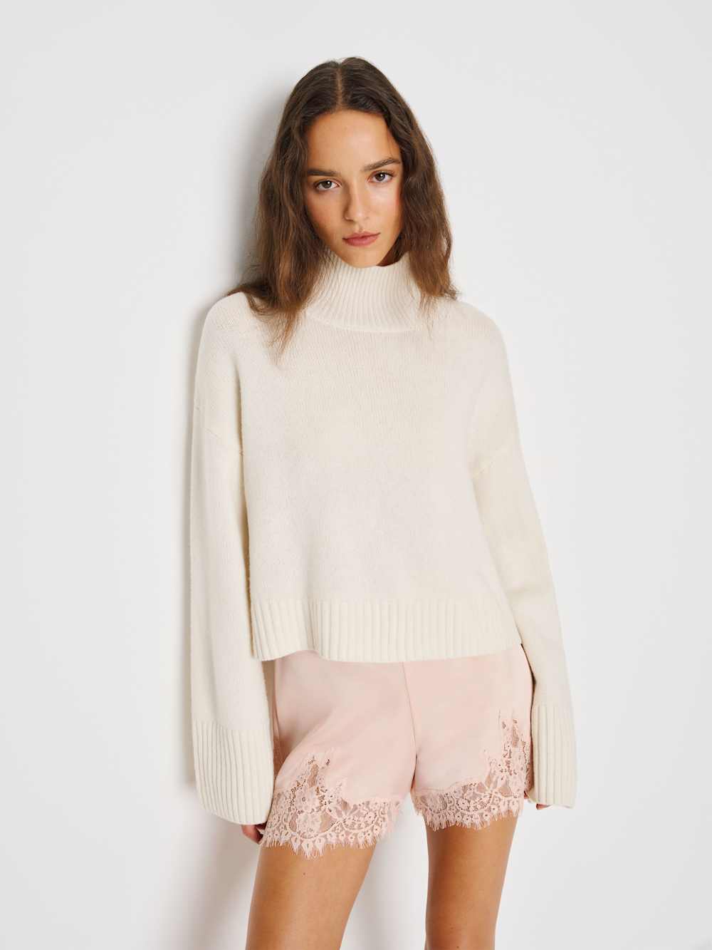 Reformation Fern Satin Short - Sorbet