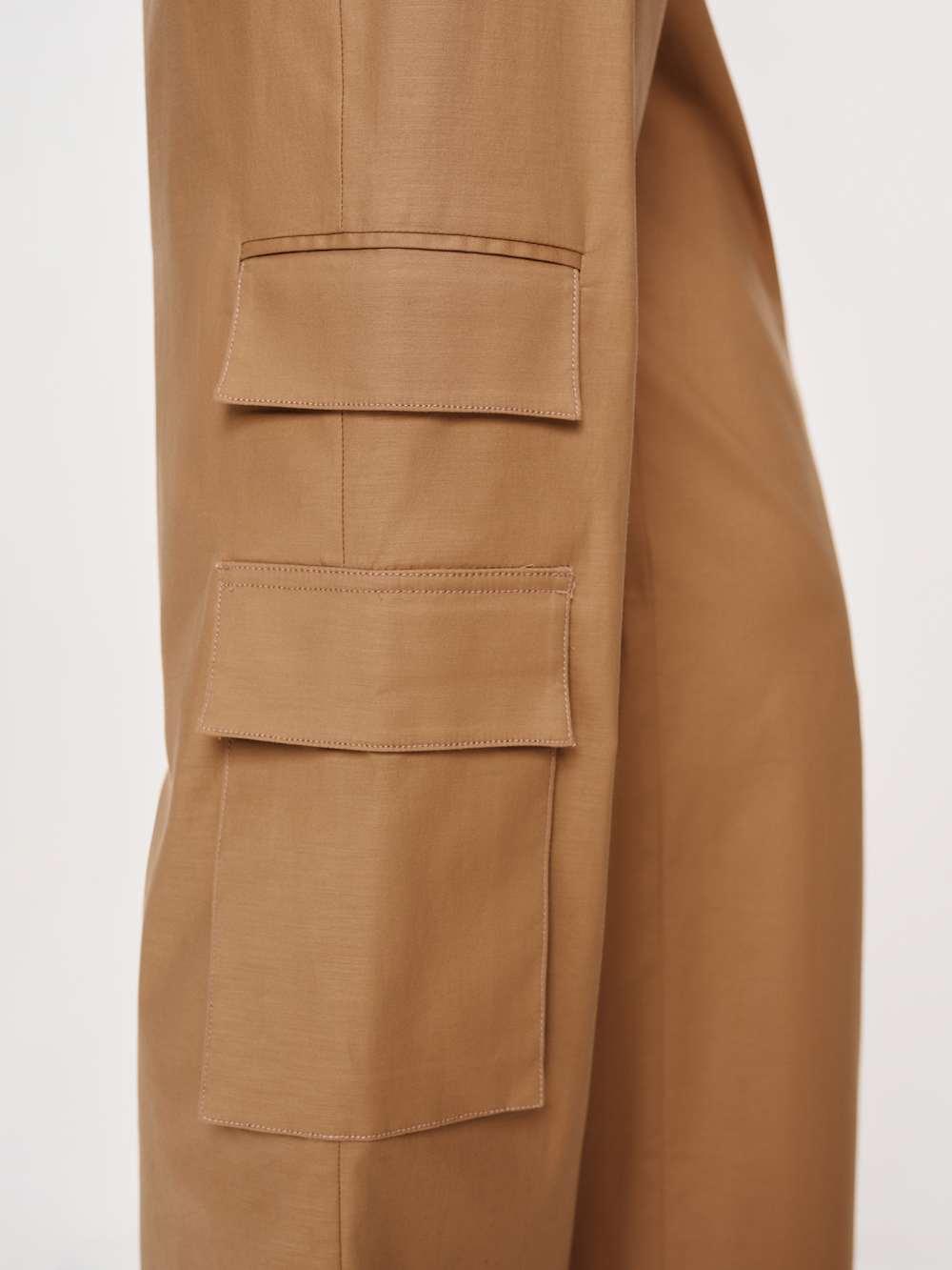 Reformation Vida Poplin Low Rise Cargo Pant - Peanut