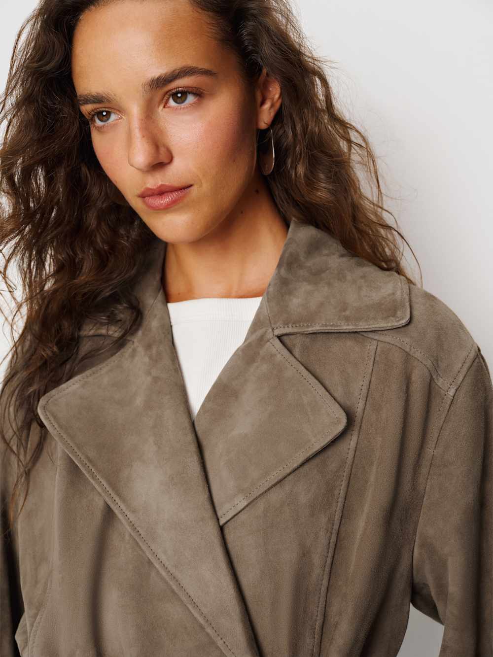 Reformation Veda Jaden Cropped Trench - Mushroom Suede