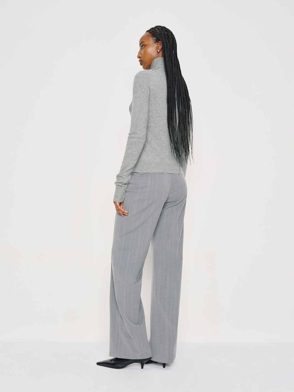 Reformation Jett Cashmere Turtleneck - Granite