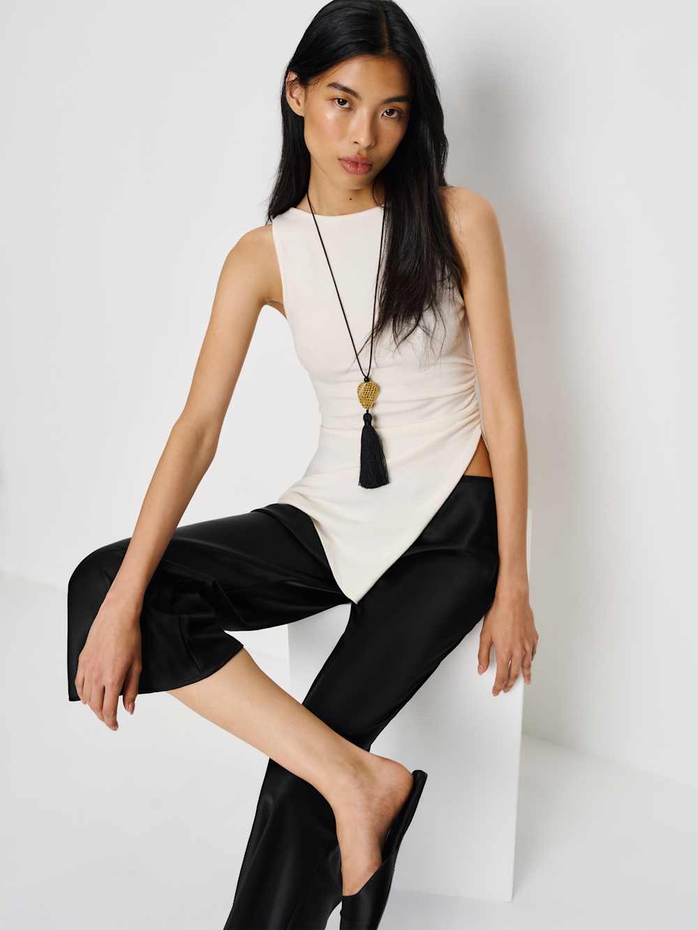 Reformation Gale Satin Mid Rise Capri Pant - Black