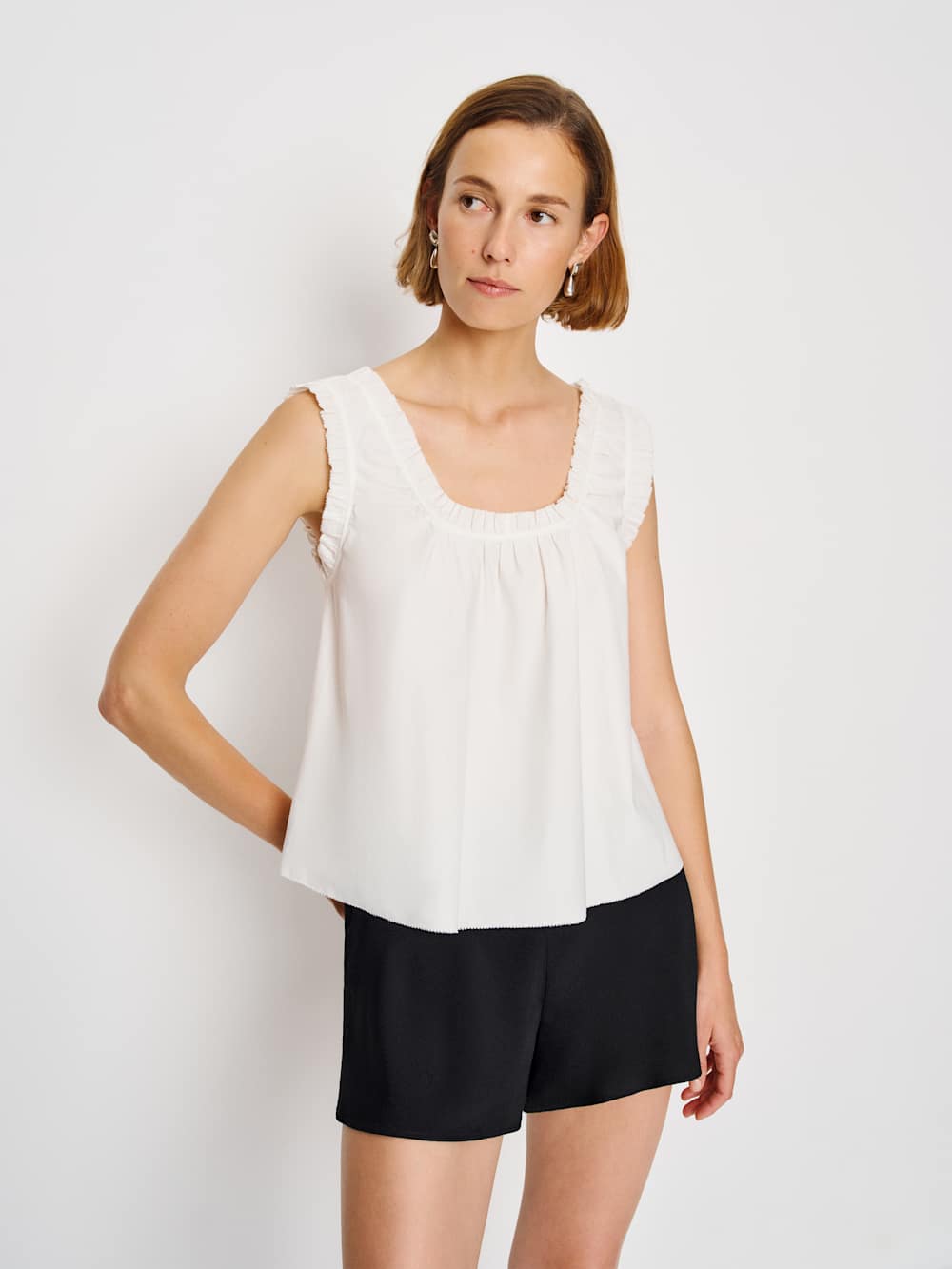 Reformation Gale Mid Rise Bias Short - Black