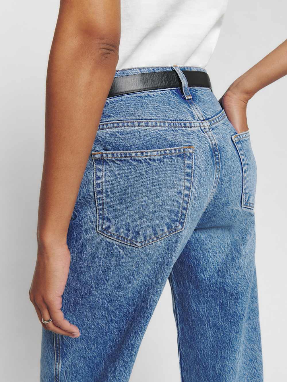 Reformation Val 90s Mid Rise Straight Short Jeans - Colorado