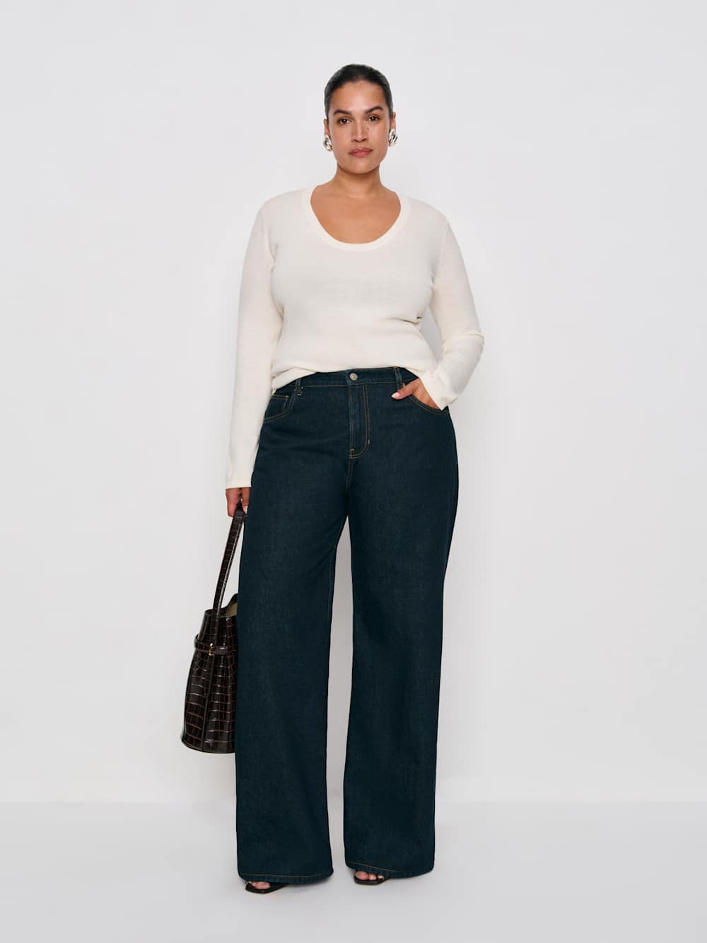 Reformation Cary Low Rise Slouchy Wide Leg Short Jeans - Ondine