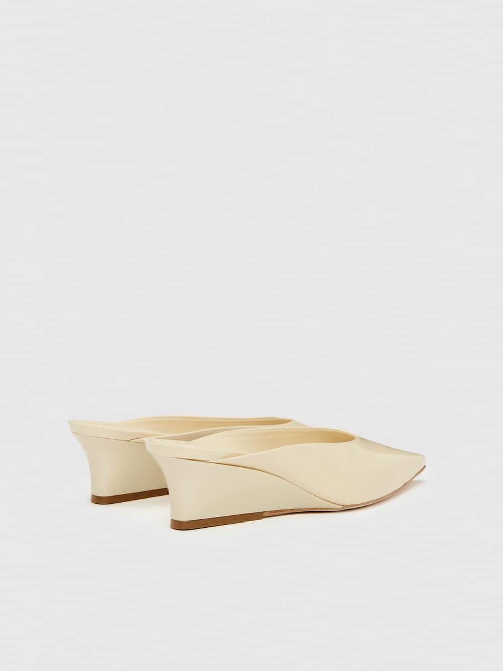 Reformation Marilyn Wedge Mule - Cream Puff Patent